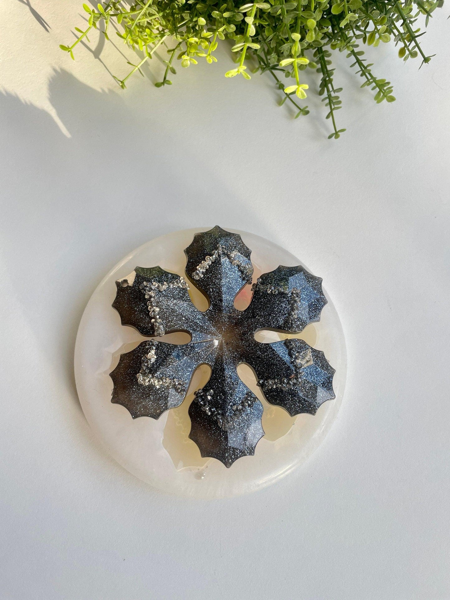 Large Christmas Silicone Mould Snowflake Mould, Bauble Mold Festive Mould, Christmas resin Christmas Decorations, Snowflake Bauble UK Seller Resin Molds Ideas Decor Shop