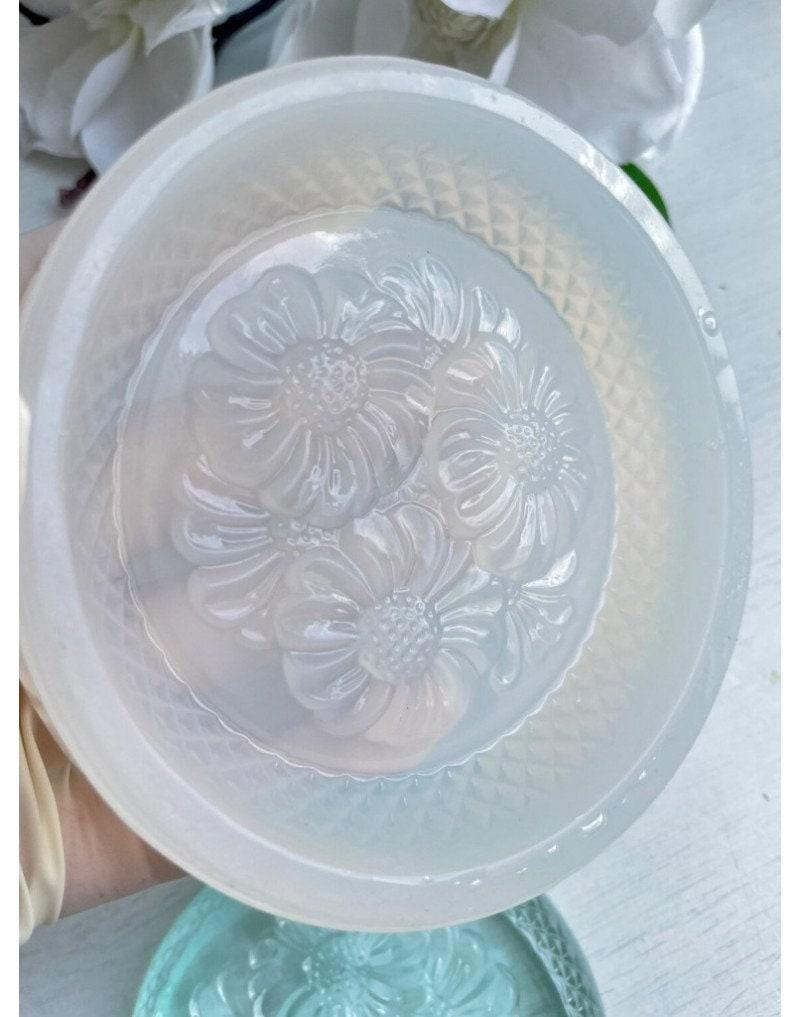Flower Silicone Mold for Resin Coasters, Jesmonite Trays, and Candle holder Resin Molds Ideas Decor Shop