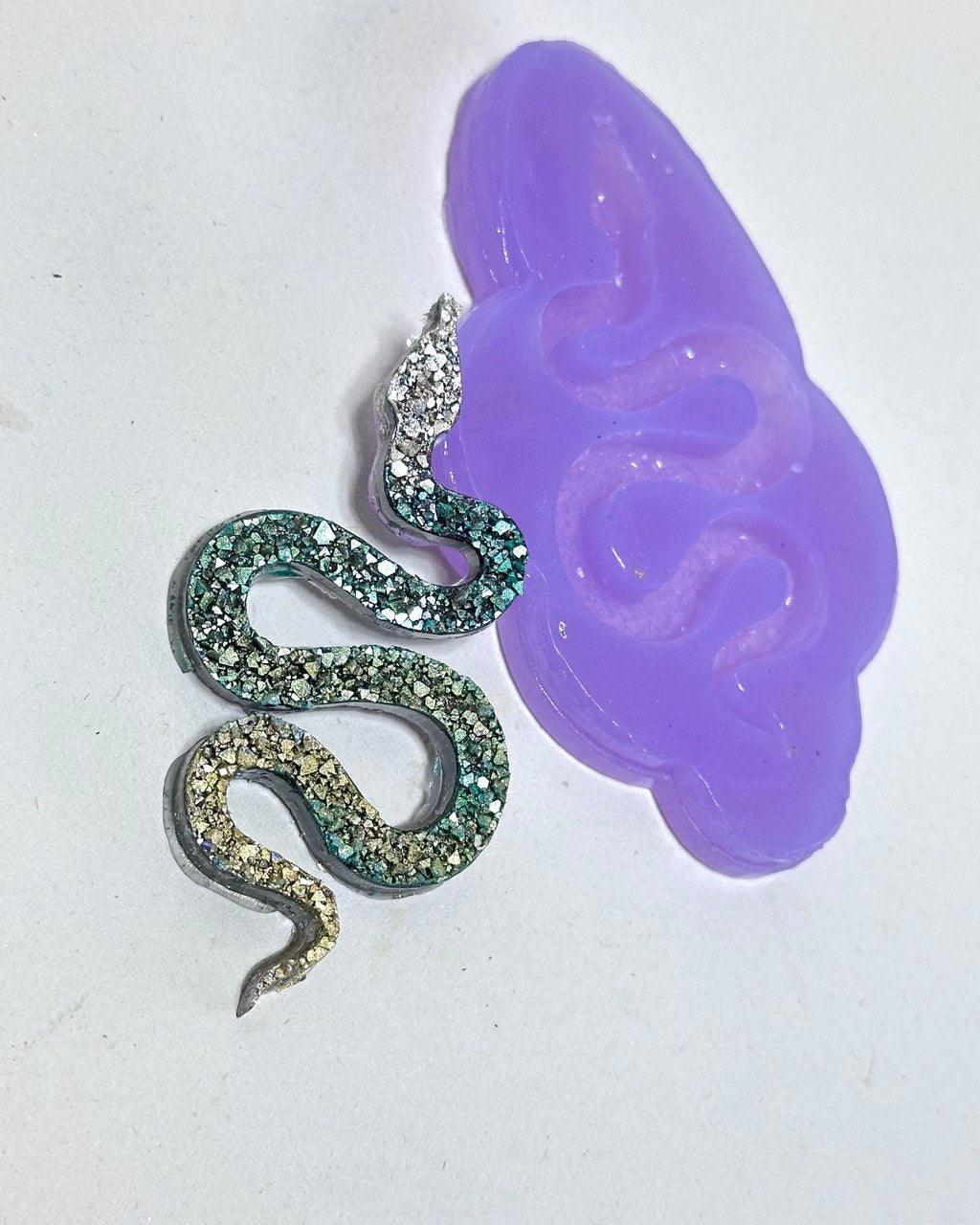 Crystal Druzy Snake Silicone Mold for Resin Crafts - DIY Projects Resin Molds Ideas Decor Shop
