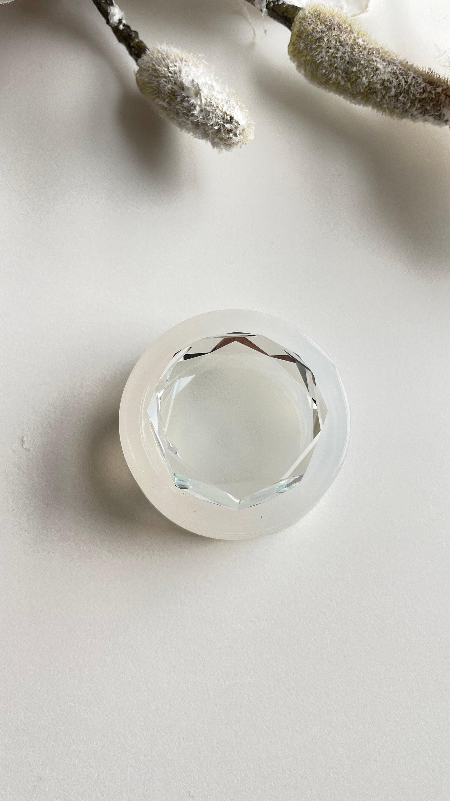 Resin Crystal Mold for iPhone Holder, Little Figurines Silicone Mold Resin Molds Ideas Decor Shop