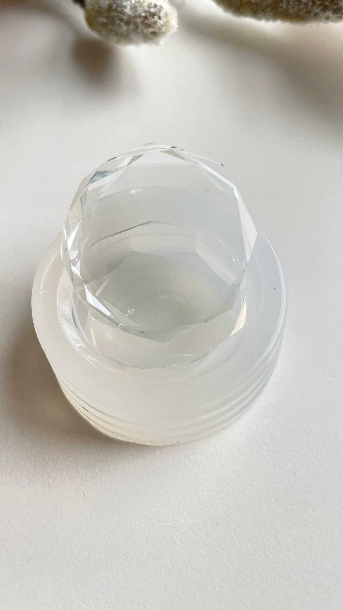 Resin Crystal Mold for iPhone Holder, Little Figurines Silicone Mold Resin Molds Ideas Decor Shop