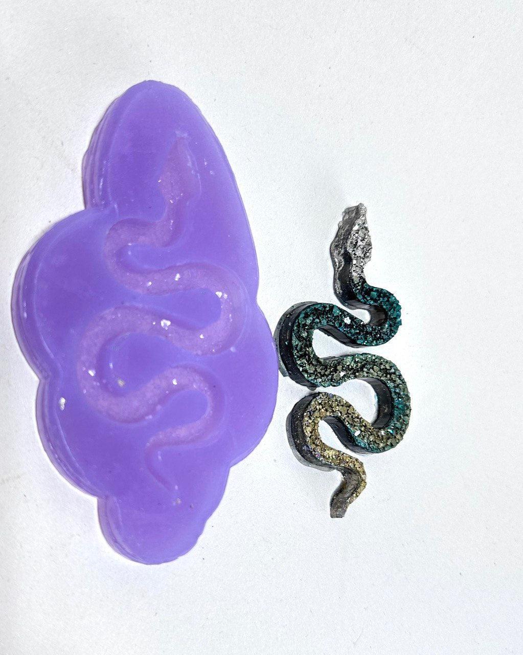 Crystal Druzy Snake Silicone Mold for Resin Crafts - DIY Projects Resin Molds Ideas Decor Shop