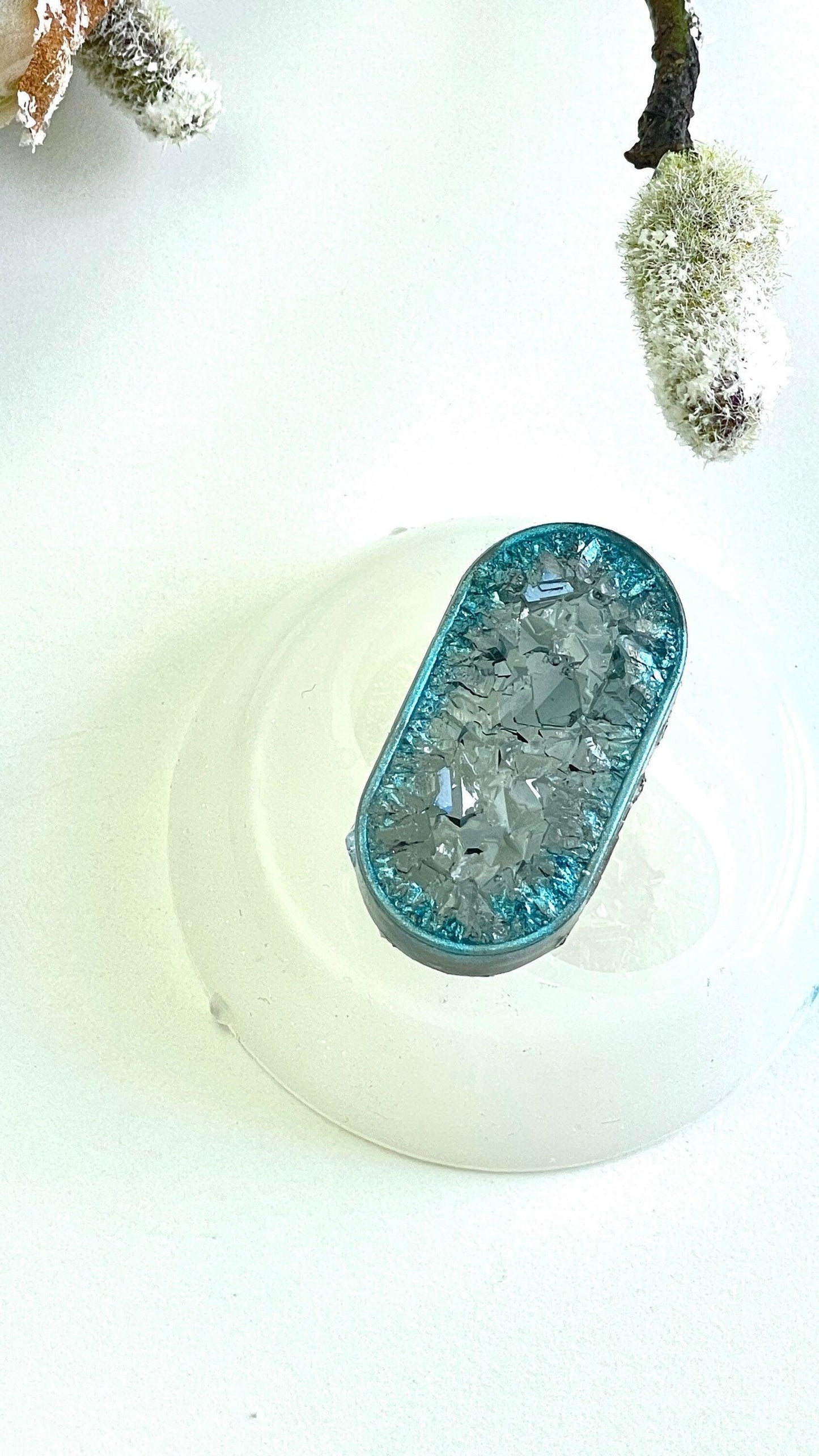 Druzy Oval Crystal Silicone Mold for Keyrings - Pendants, UV Resin Crafts Resin Molds Ideas Decor Shop