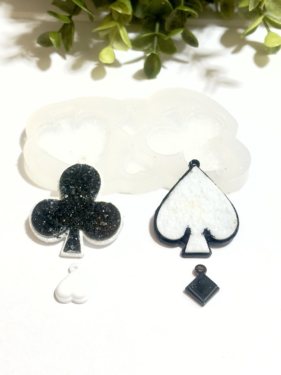 Crystal Druzy Mold Kit for Making Unique Resin Jewelry - DIY Earrings and Pendant Designs