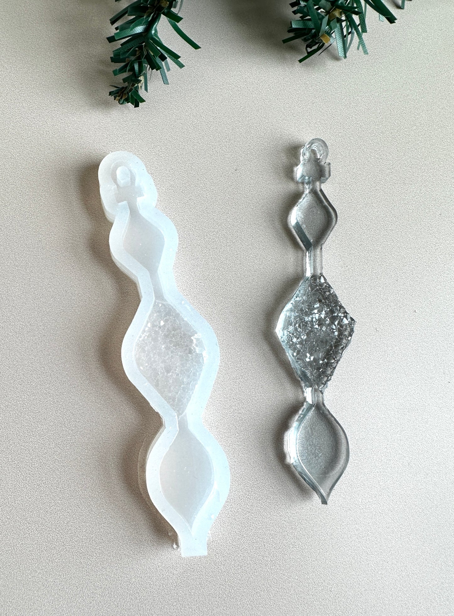 Christmas Tree Ornament with Crystals Silicone Mold - Icicle Shaped Molds for Resin Crafting - Perfect DIY Holiday Decor Gift