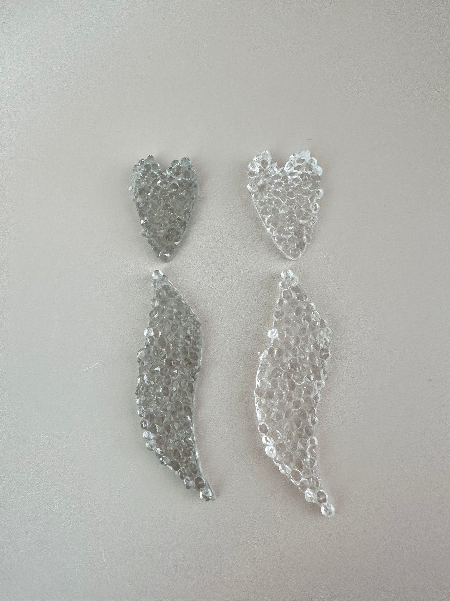 Silicone Mold Crystal Shapes in the Form of Leaves and Hearts for Crafting Jewelry, Keychains, and Pendants