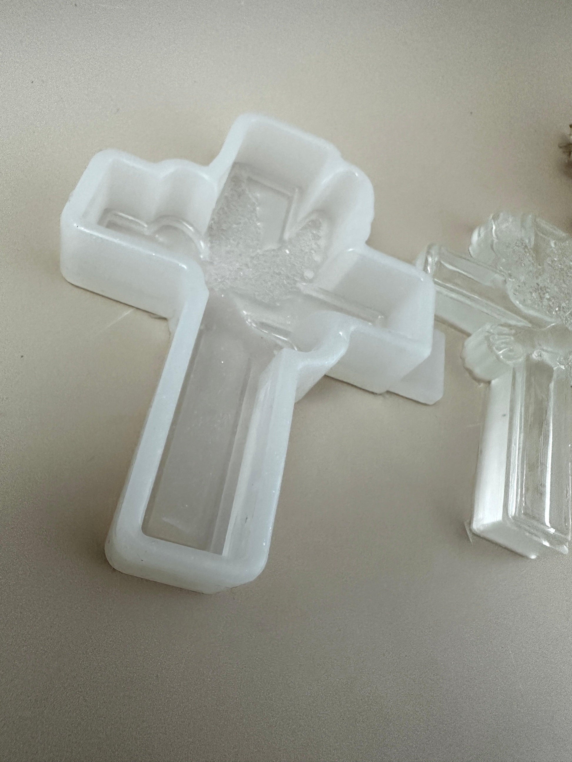 Figure of Cross with Dove Crystals Silicone Mould - Unique Religious Craft Tool - Perfect for DIY Projects - Ideal Christian Gift - Ideas Decor Shop