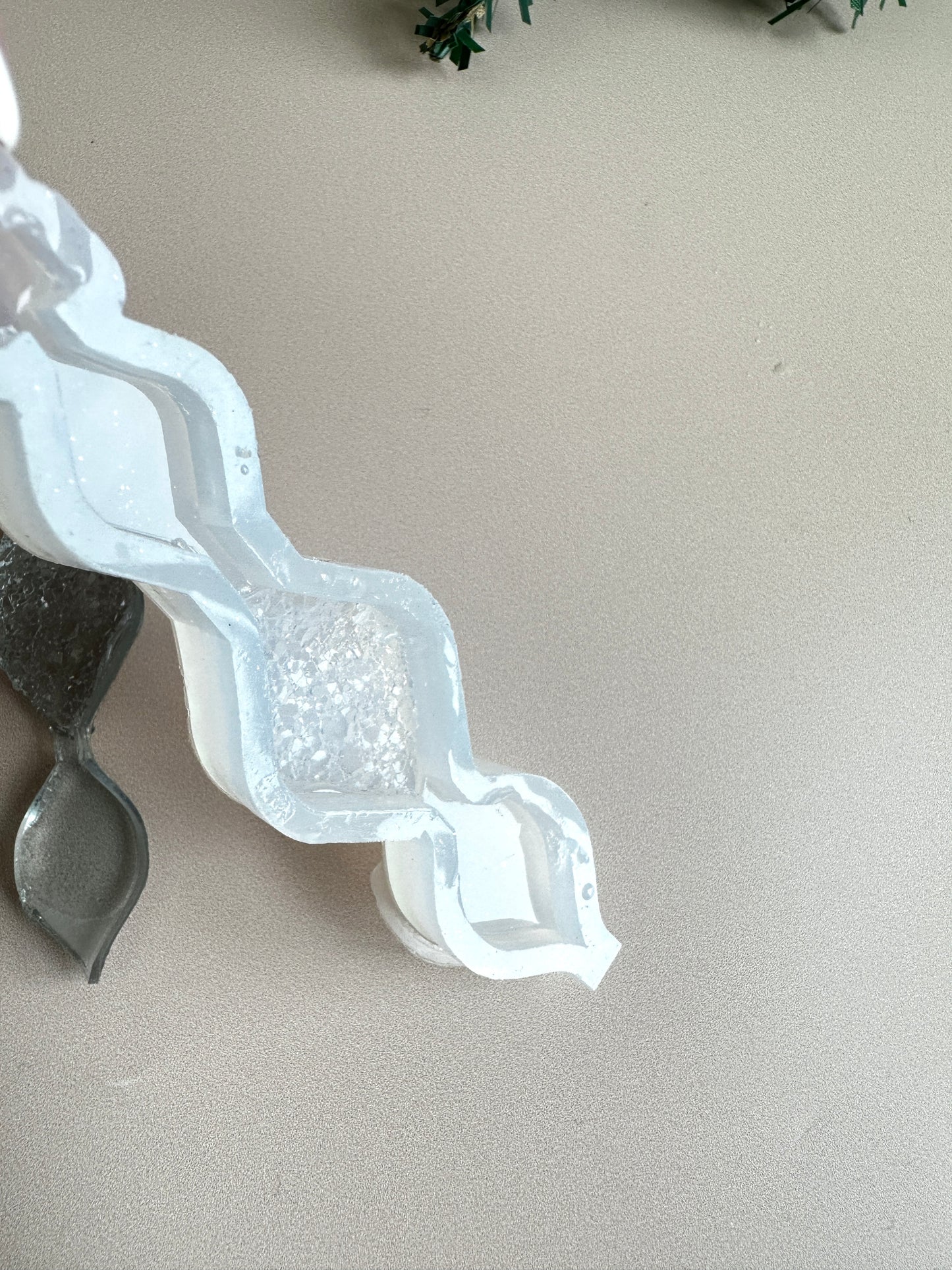 Silikonform für Weihnachtsbaumschmuck mit Kristallen – eiszapfenförmige Formen für Kunstharz-Bastelarbeiten – perfektes DIY-Weihnachtsdekor-Geschenk