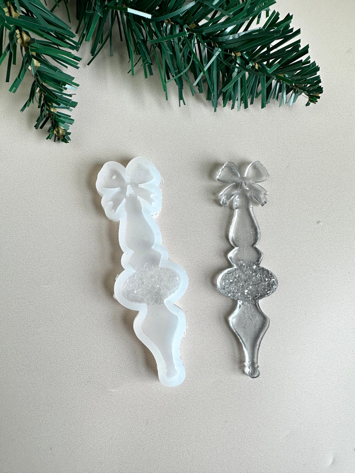 Christmas Tree Ornament Silicone Mold, Sparkling Crystals in Candle Design, Ideal for Christmas, Unique Gift for Artist