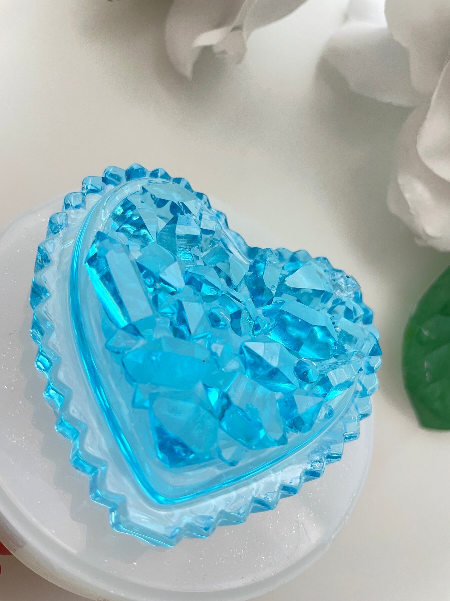 Crystal Heart: Resin, Soap, Candles Crafting Delight