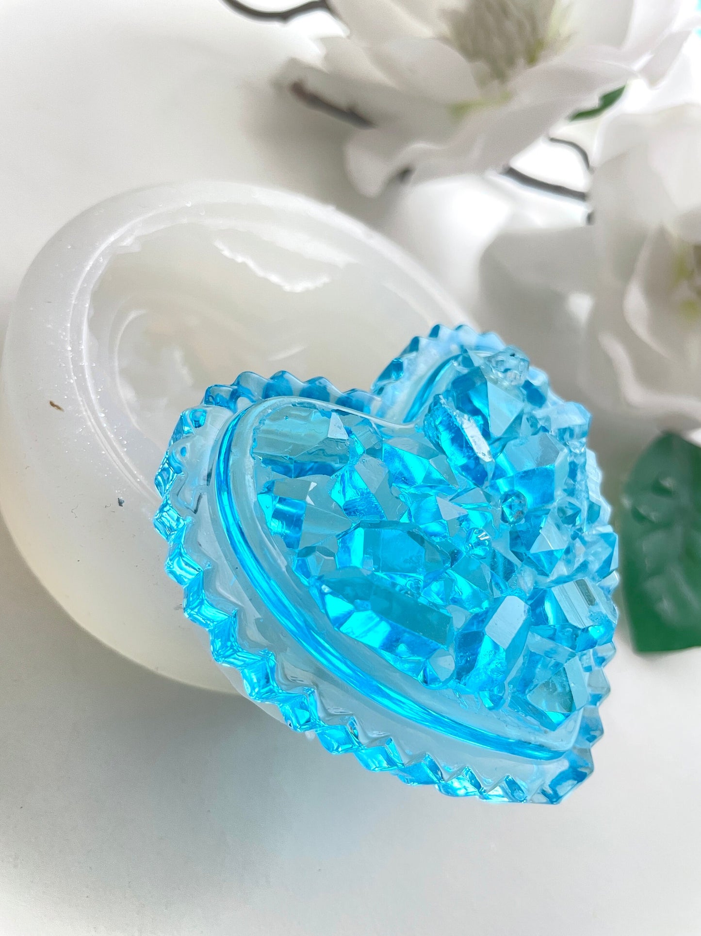 Crystal Heart: Resin, Soap, Candles Crafting Delight