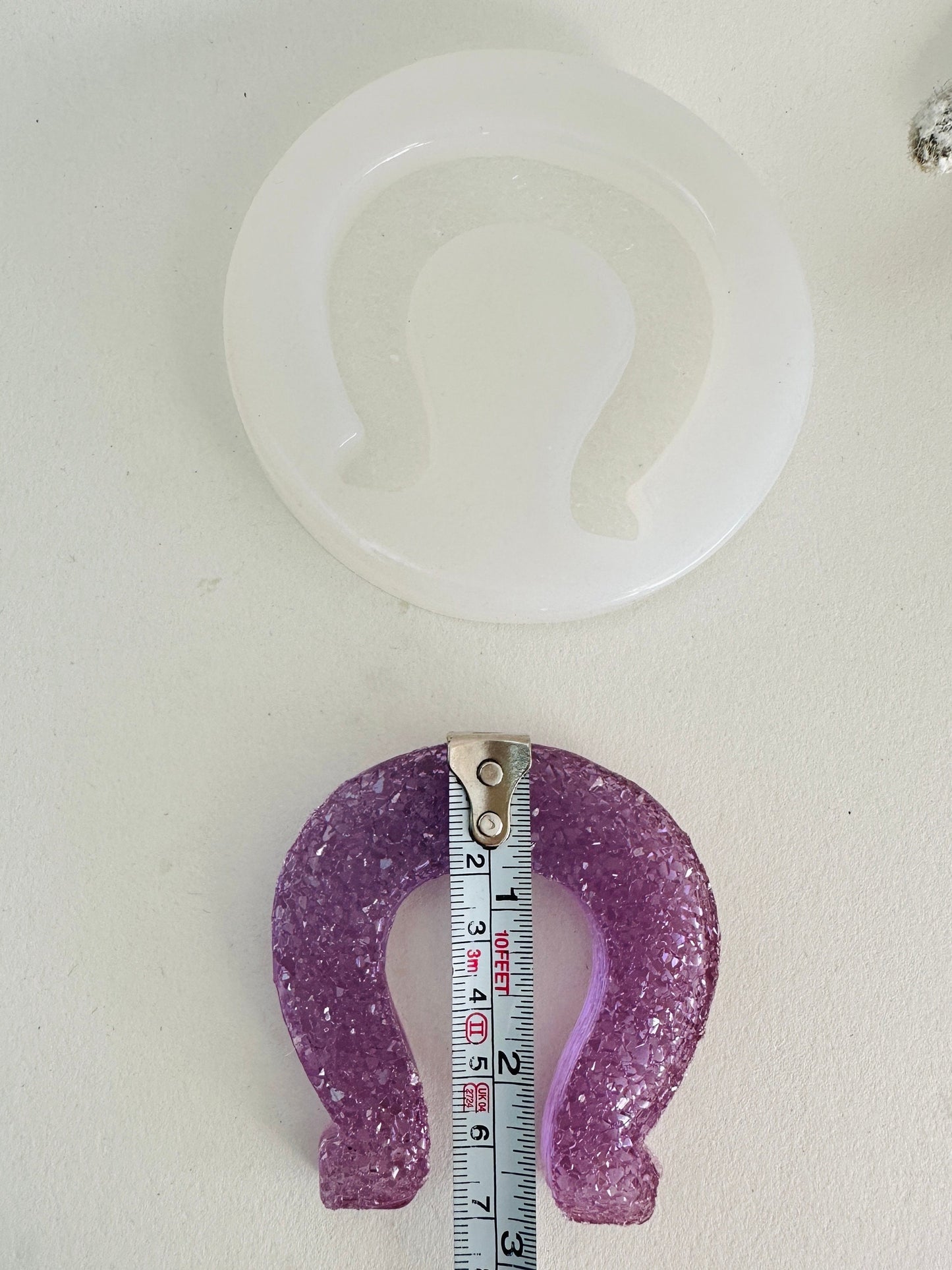 Horseshoe with Crystals Resin Silicone Mold - Sparkling DIY Craft Tool - Perfect for Jewelry Making - Unique Gift for Craft Lovers