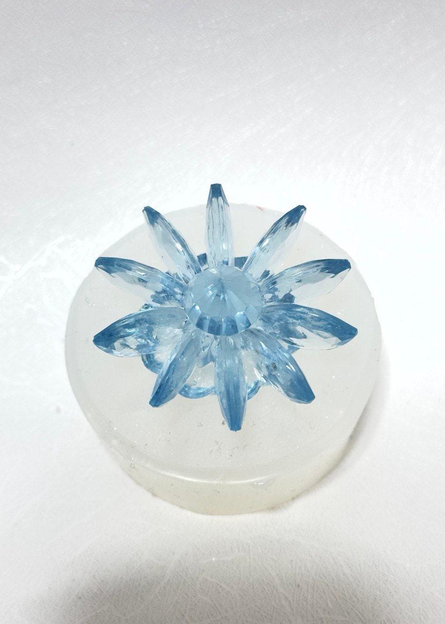 Dainty Small Crystal Flower Mold - Ideas Decor Shop