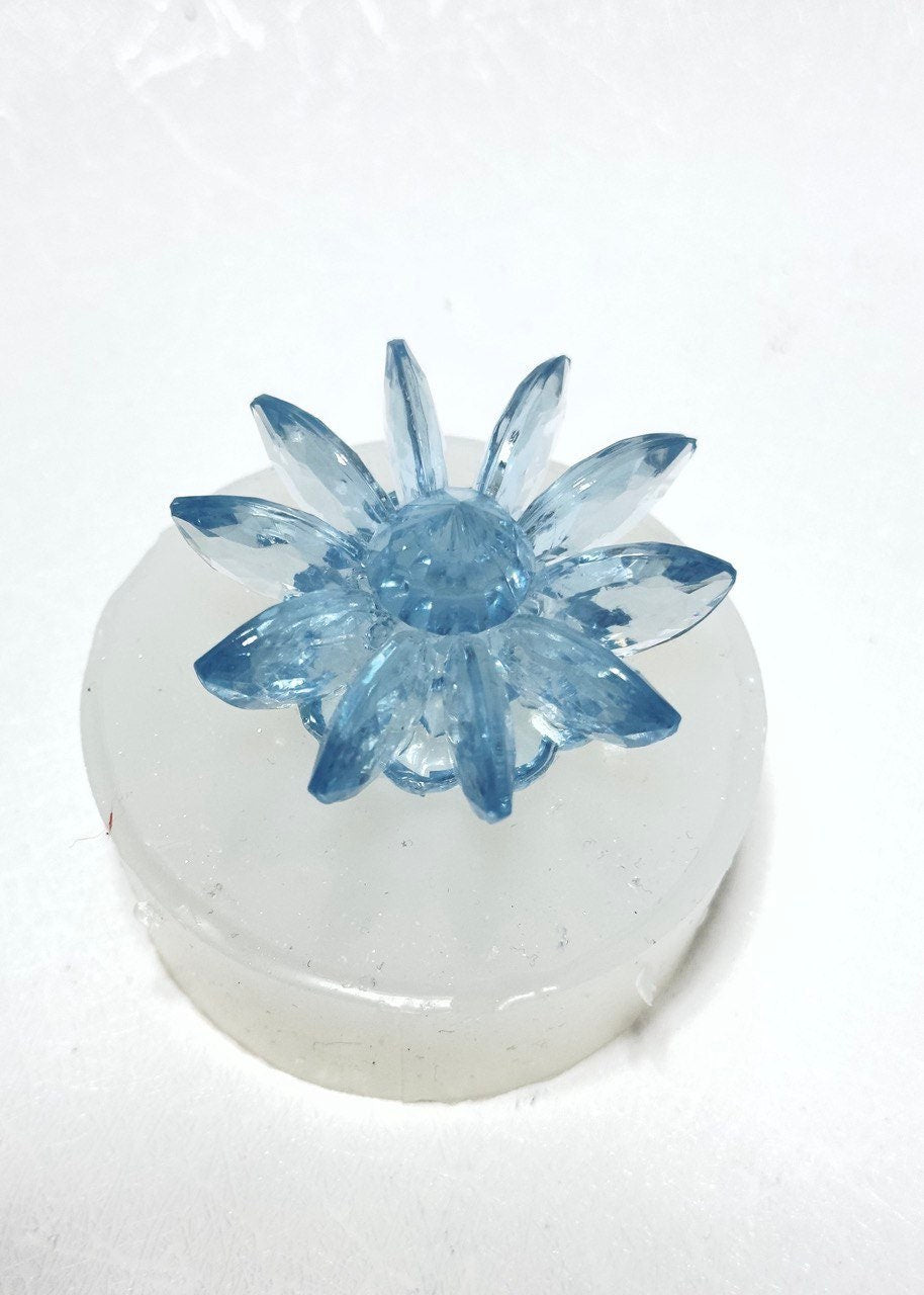 Dainty Small Crystal Flower Mold - Ideas Decor Shop