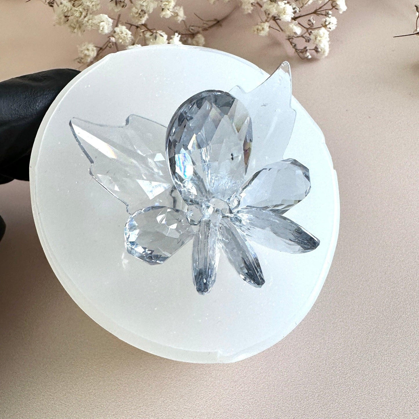 Introducing the Mesmerizing Brilliance: Innovative Crystal Design Silicone Mold - Ideas Decor Shop