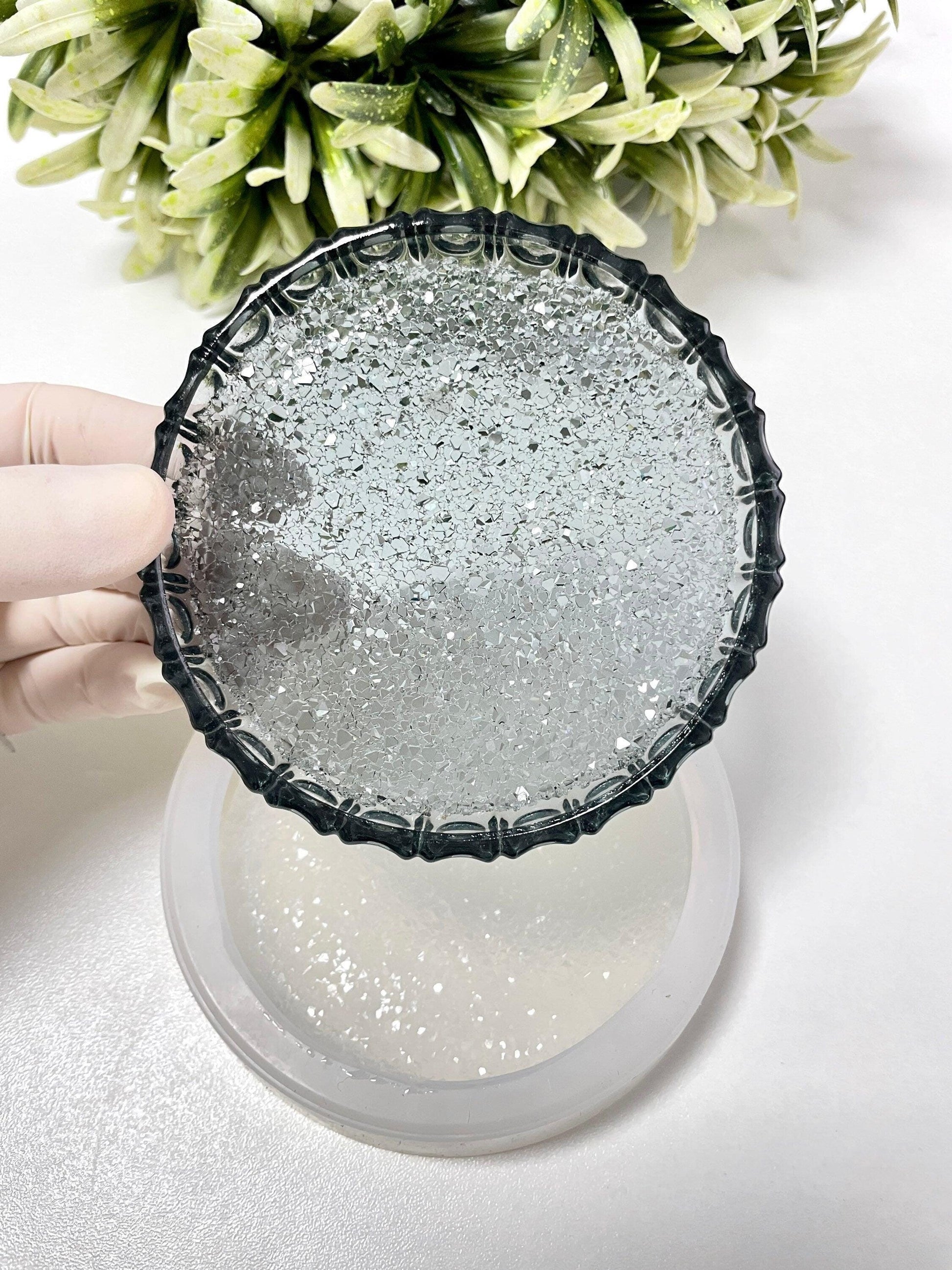 Round Crystal Coaster Silicone Mold: Ideal for Resin Art, Serving Tray, Glass Effect, and Blessings! - Ideas Decor Shop