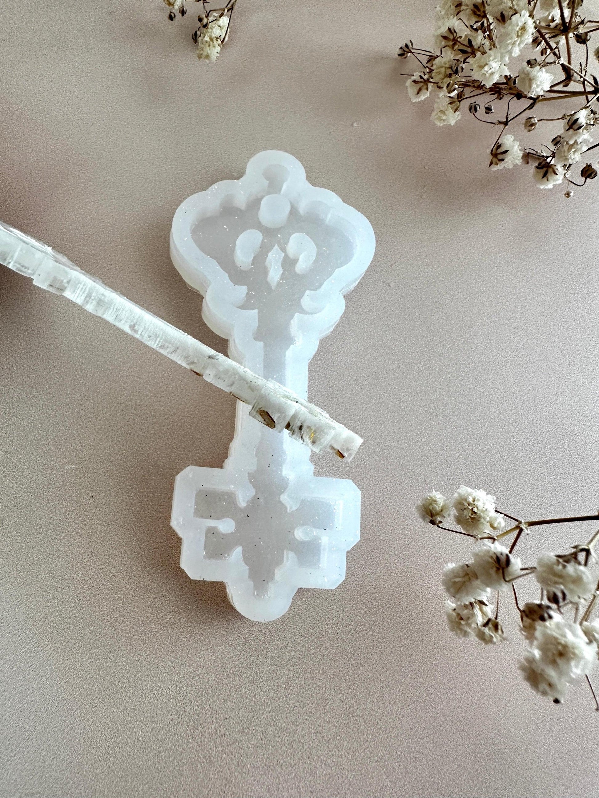 Silicone Mold in the Shape of a Key for Decorating a Christmas Tree - Ideas Decor Shop