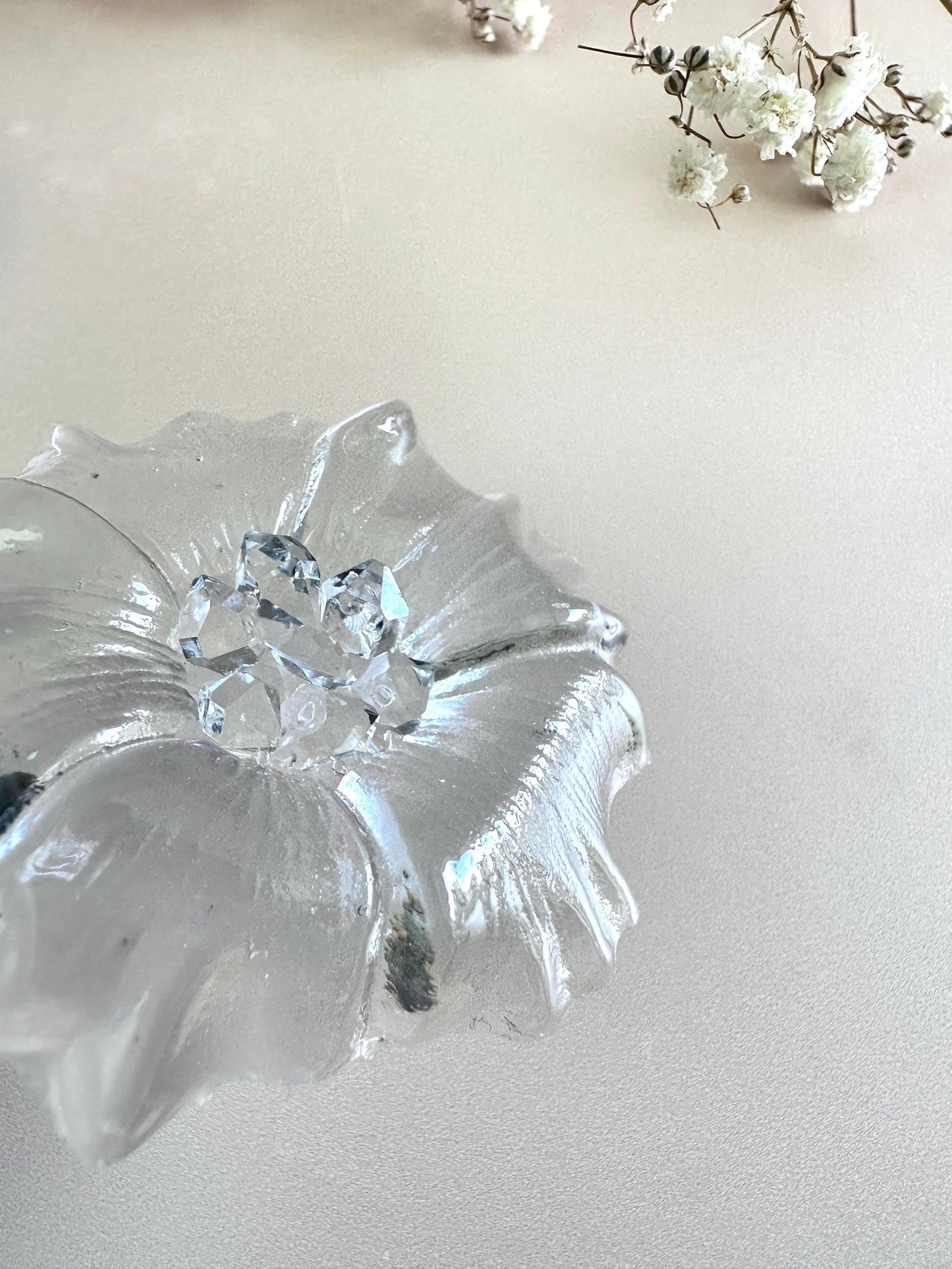 Create Stunning Jewelry with our Crystal-Adorned Lily Silicone Mold - Ideas Decor Shop