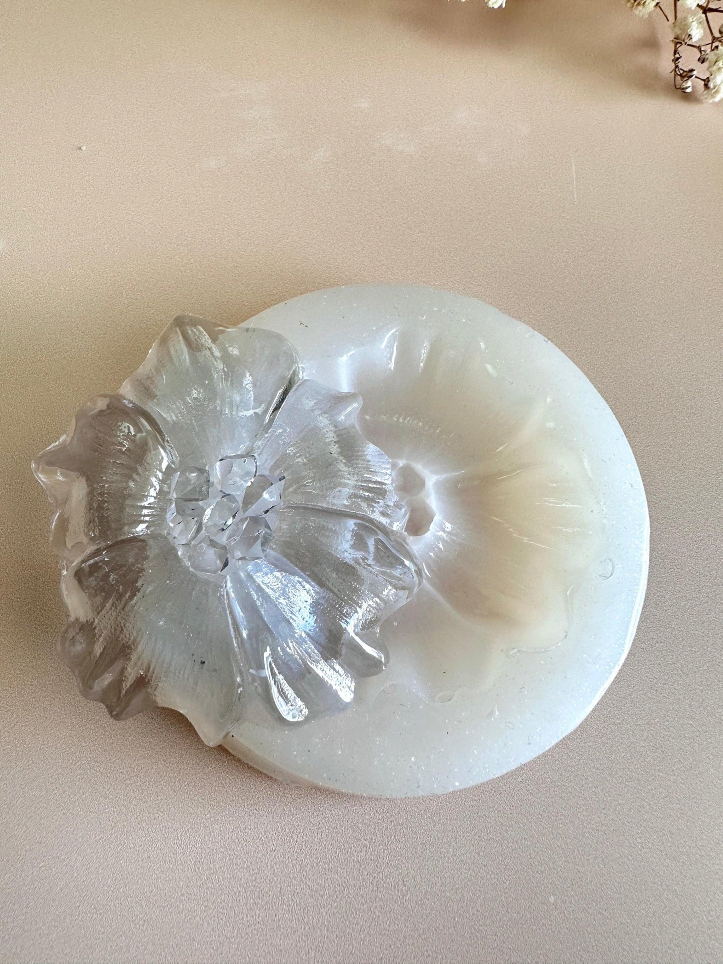 Create Stunning Jewelry with our Crystal-Adorned Lily Silicone Mold - Ideas Decor Shop