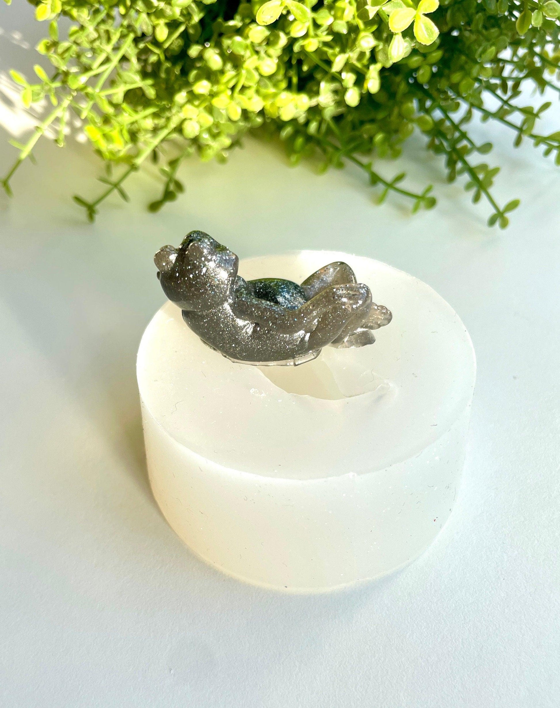 Frog Silicone Mold: Epoxy Resin, Clay, Figurines, Frog Mould - Ideas Decor Shop