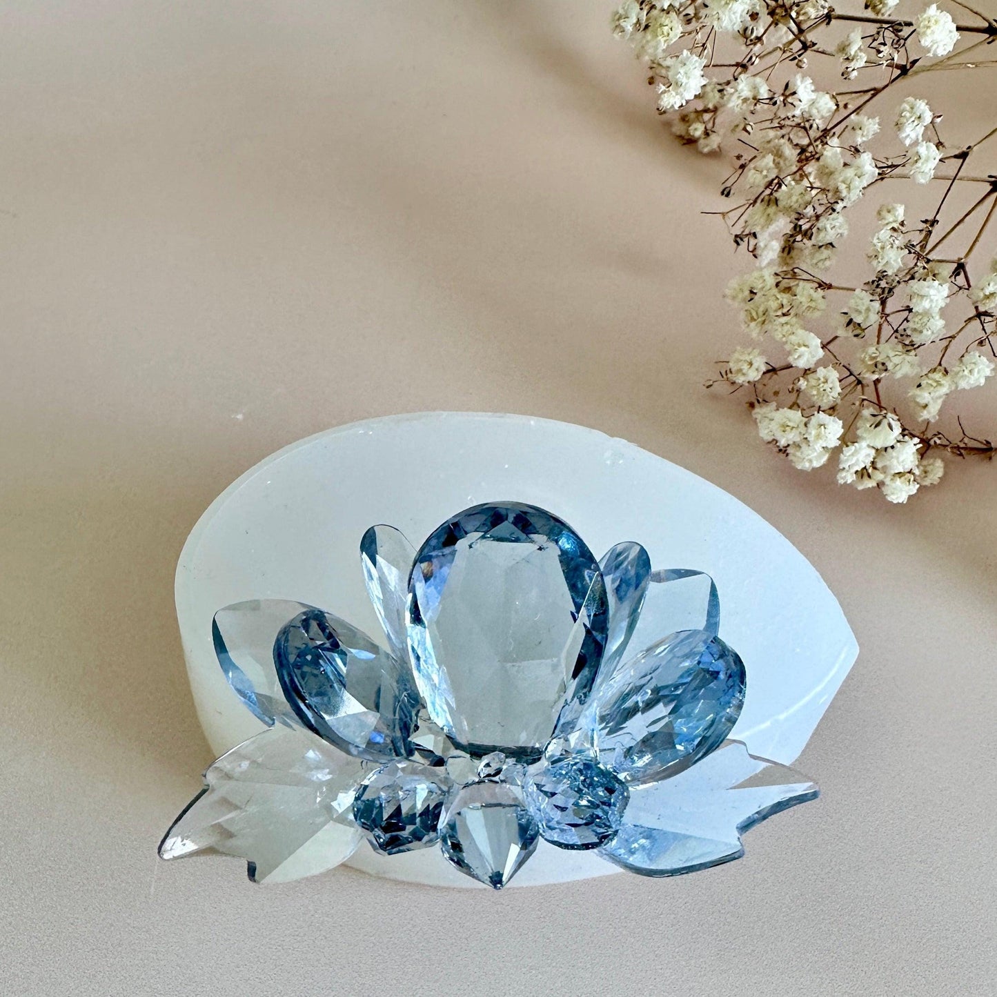 Introducing the Innovative Crystal Couture: A Revolutionary Silicone Mold for Stunning Designs - Ideas Decor Shop