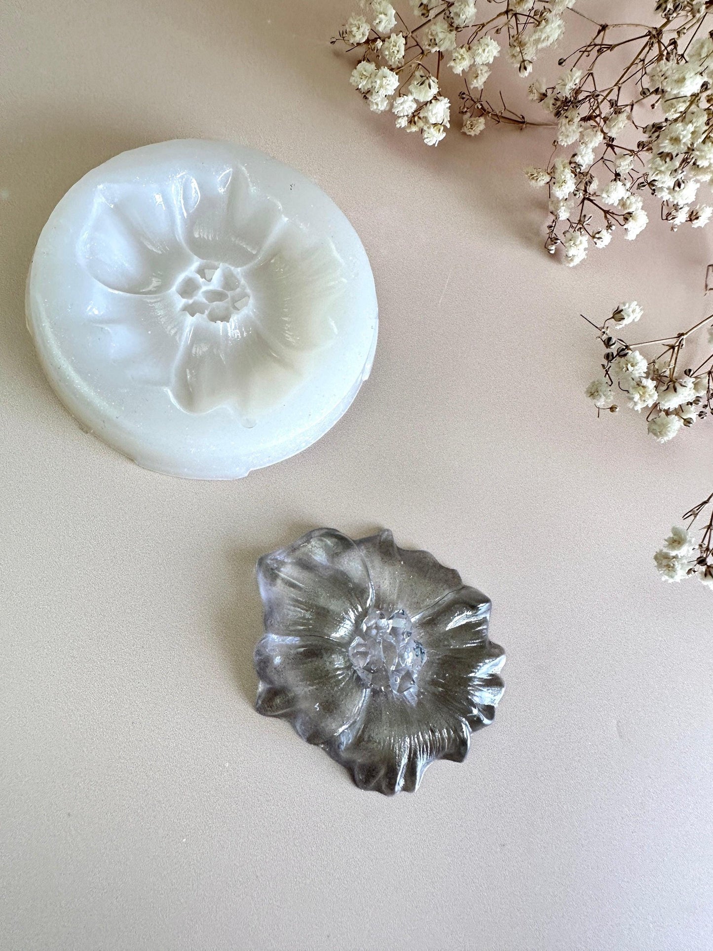 Create Stunning Jewelry with our Crystal-Adorned Lily Silicone Mold - Ideas Decor Shop