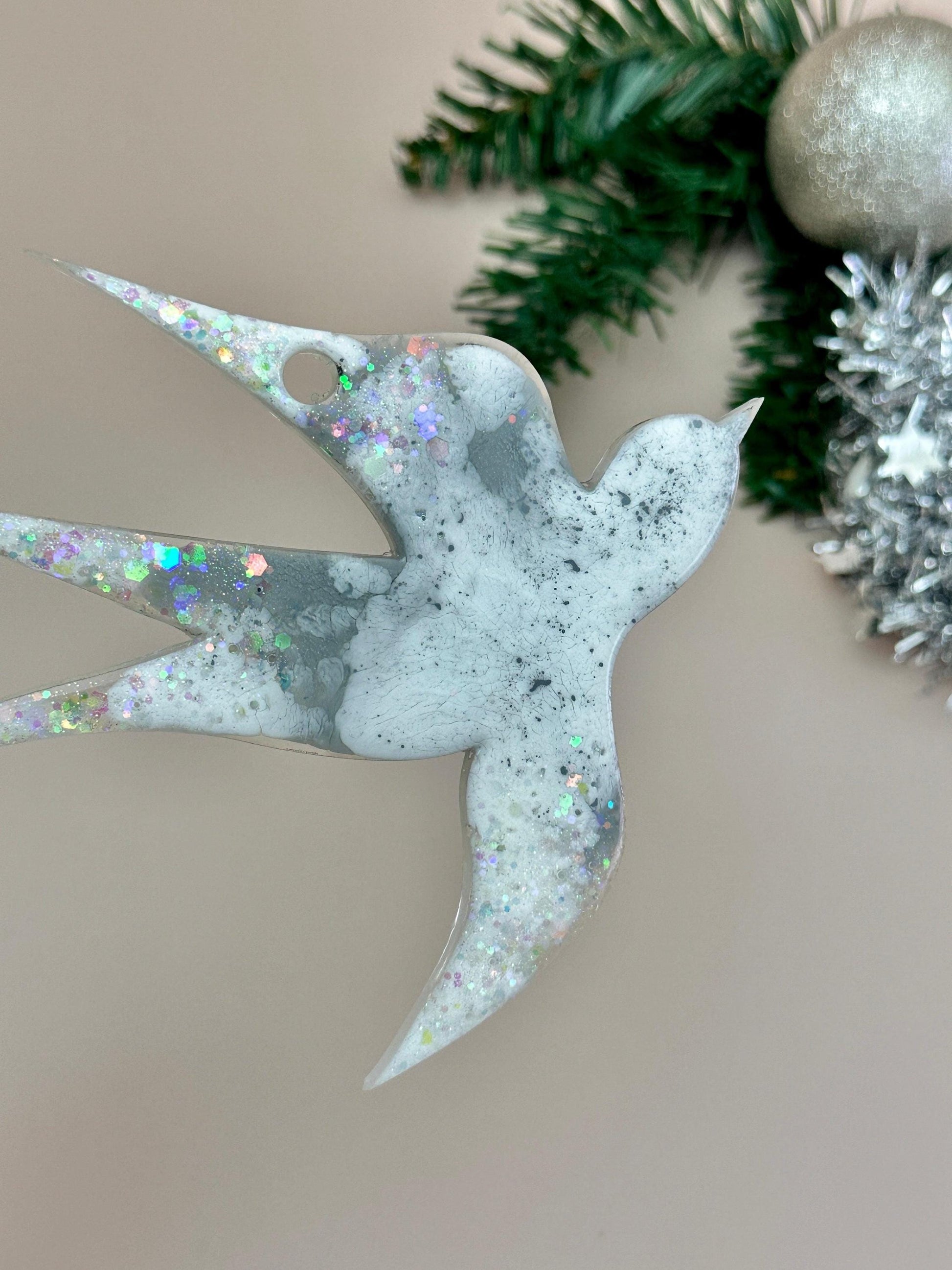 Swallow-Shaped Christmas Tree Ornament: Enhance Your Resin Art with a Silicone Mold - Ideas Decor Shop