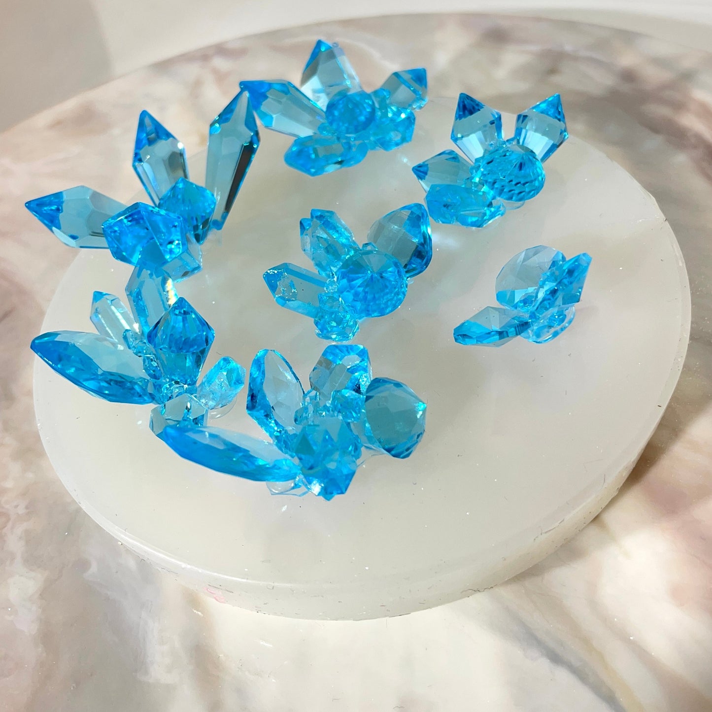 Exquisite Eleganz, die ultimative luxuriöse 7-teilige Silikonform mit funkelnden Kristallen