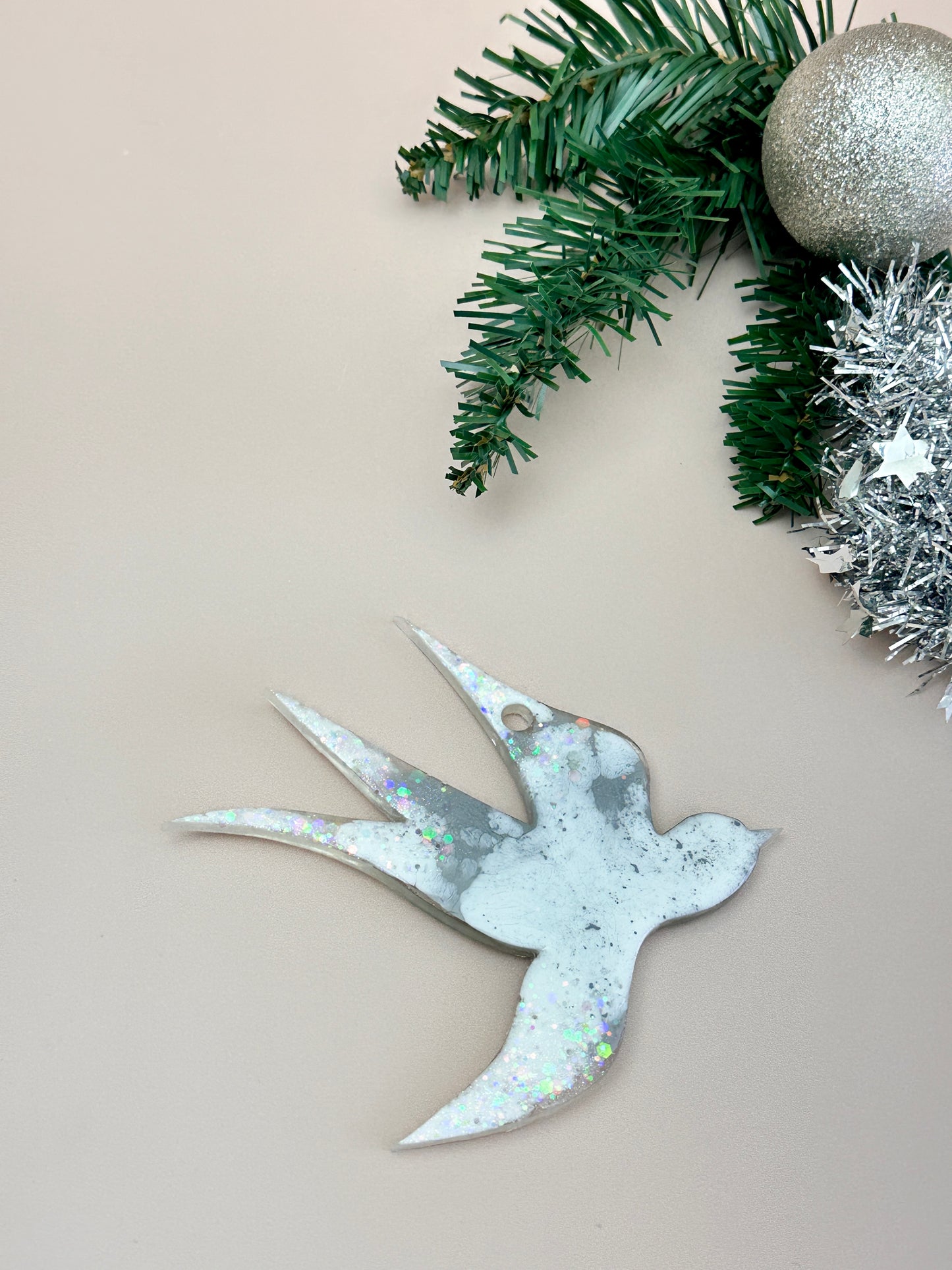 Swallow-Shaped Christmas Tree Ornament: Enhance Your Resin Art with a Silicone Mold