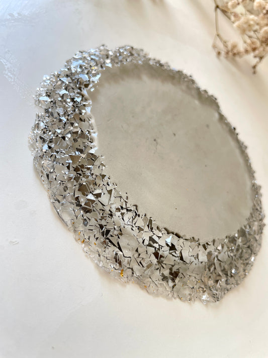 Runde Silikonform für atemberaubende Untersetzer mit Kristallrand und Schmucktabletts
