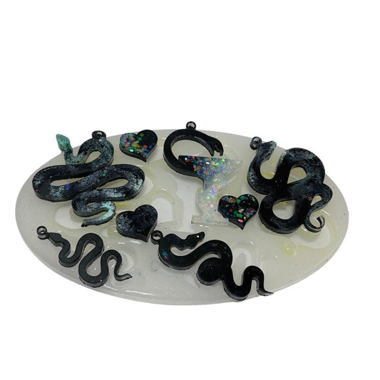 Large Silicone 5 Snake and 3 Heart Resin Mold Set for Jewelry Crafting - Ideas Decor Shop