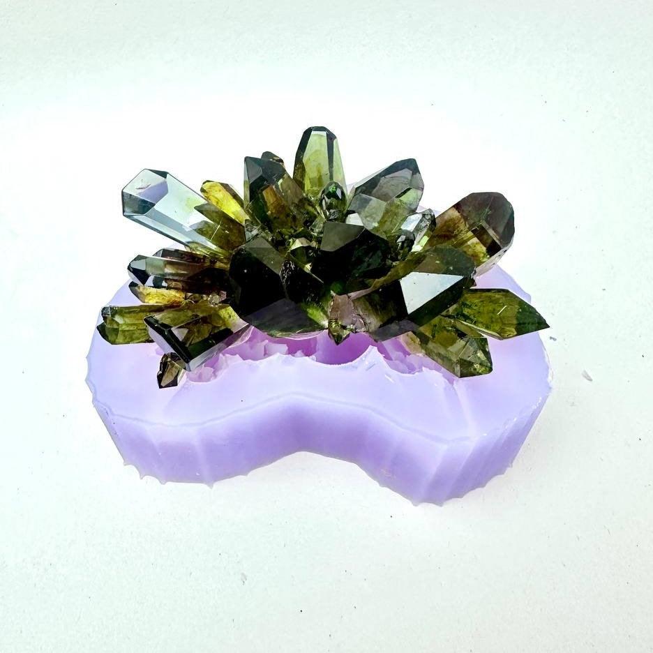 New Crystal Cluster Resin Mold for Creative Jewelry & Décor Crafting - Ideas Decor Shop