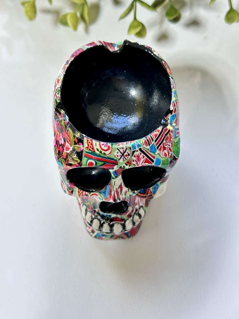 Skull Ashtray – 6 cm Colorful Resin Gothic Decor