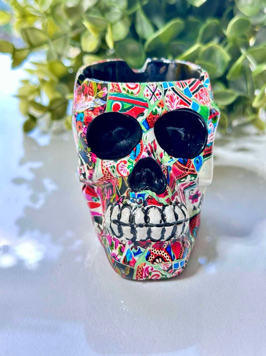 Skull Ashtray – 6 cm Colorful Resin Gothic Decor