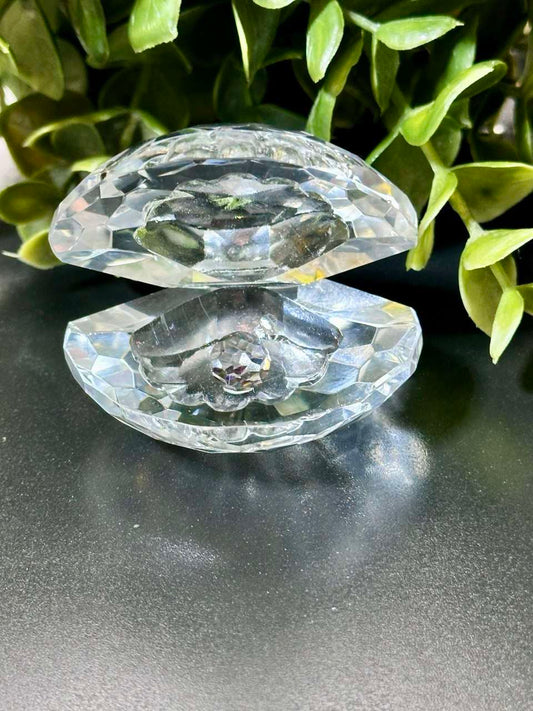 Faceted Oyster with Pearl Silicone Mold: Resin, Jesmonite, Soap