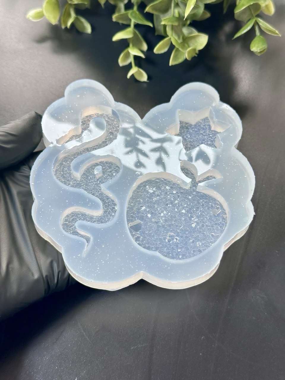 Druzy Crystal Snake Apple Star Silicone Mold