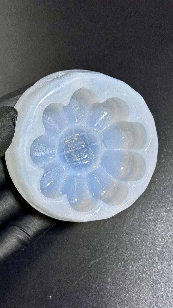 Round Flower Silicone Mold – 6 cm