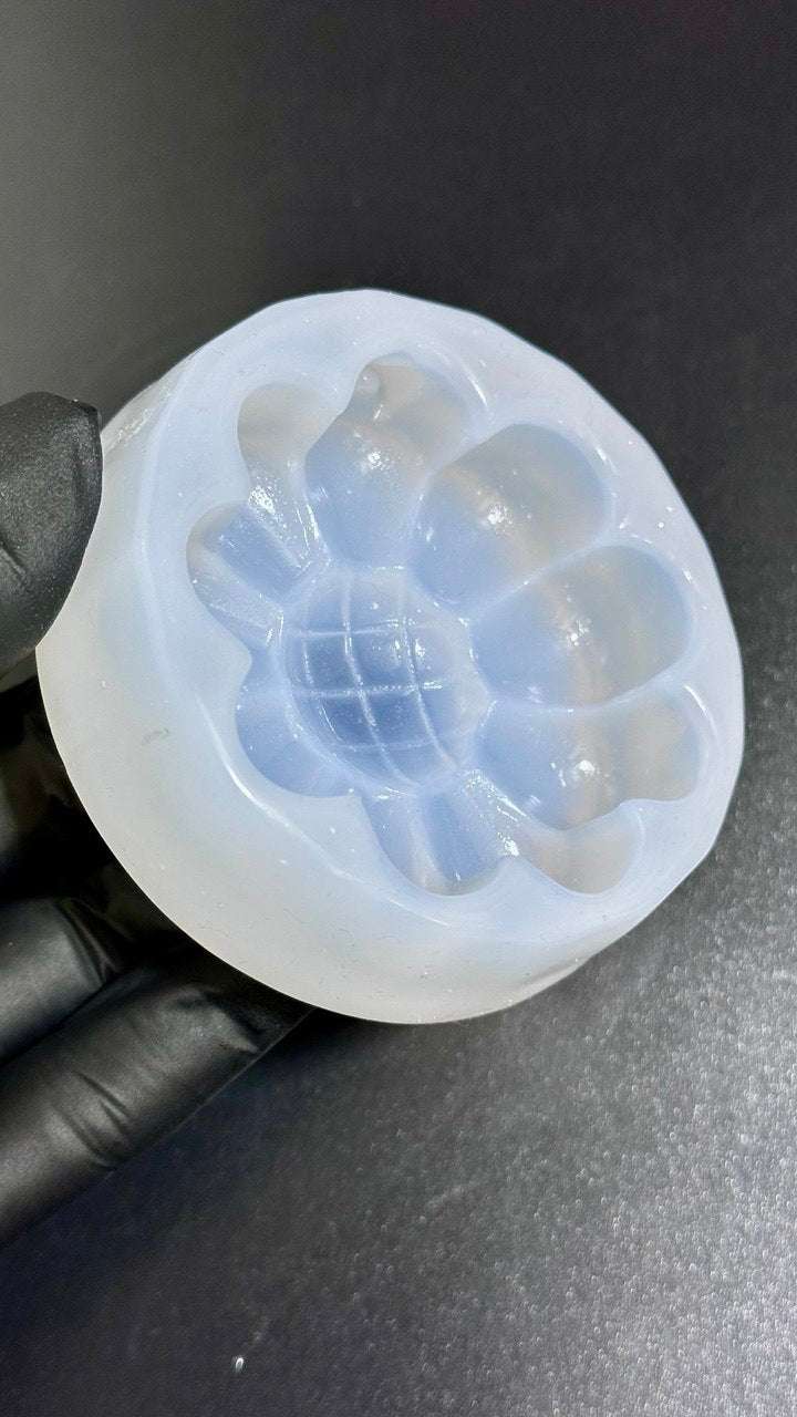 Round Flower Silicone Mold – 6 cm