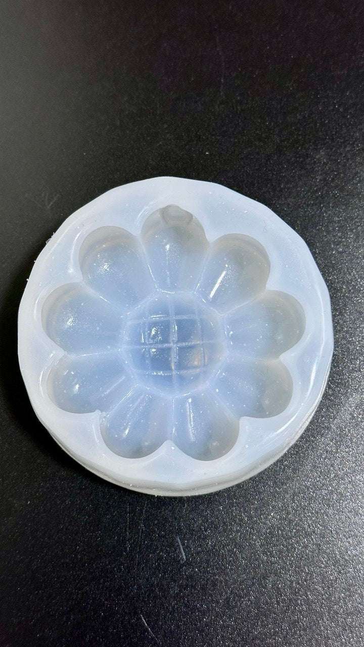 Round Flower Silicone Mold – 6 cm