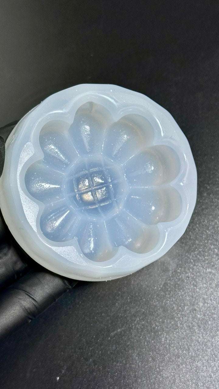 Round Flower Silicone Mold – 6 cm