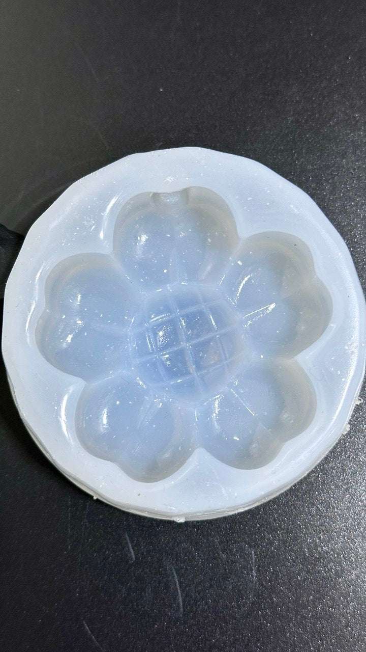 Round Flower Silicone Mold – 6 cm