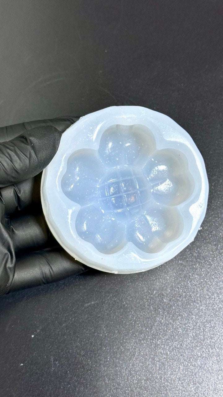Round Flower Silicone Mold – 6 cm