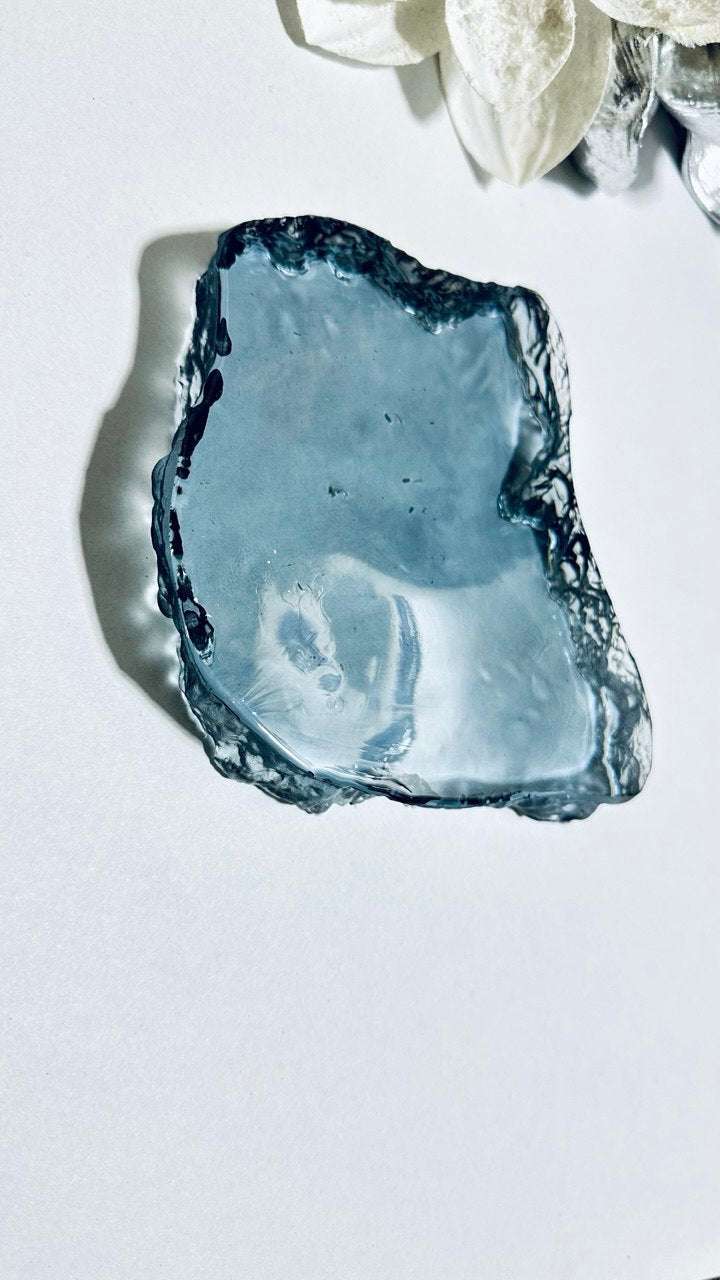 Modern Irregular Edge Silicone Tray Mold | 17×14 cm