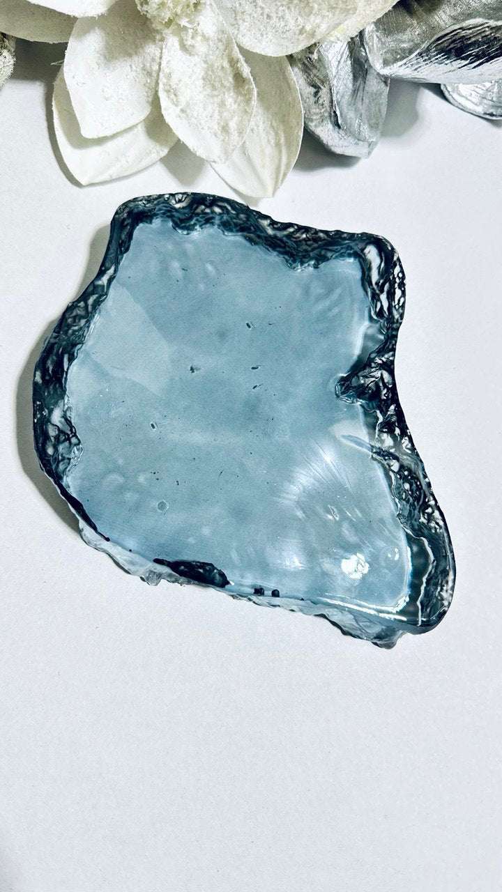 Modern Irregular Edge Silicone Tray Mold | 17×14 cm