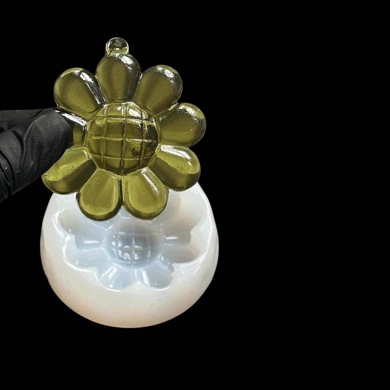 Round Flower Silicone Mold – 6 cm