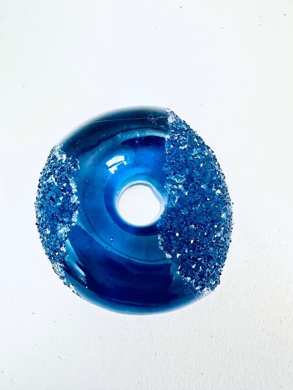 Magie der Kristall-Donut-Geode mit unserer Silikonform für Kunstharzkunst