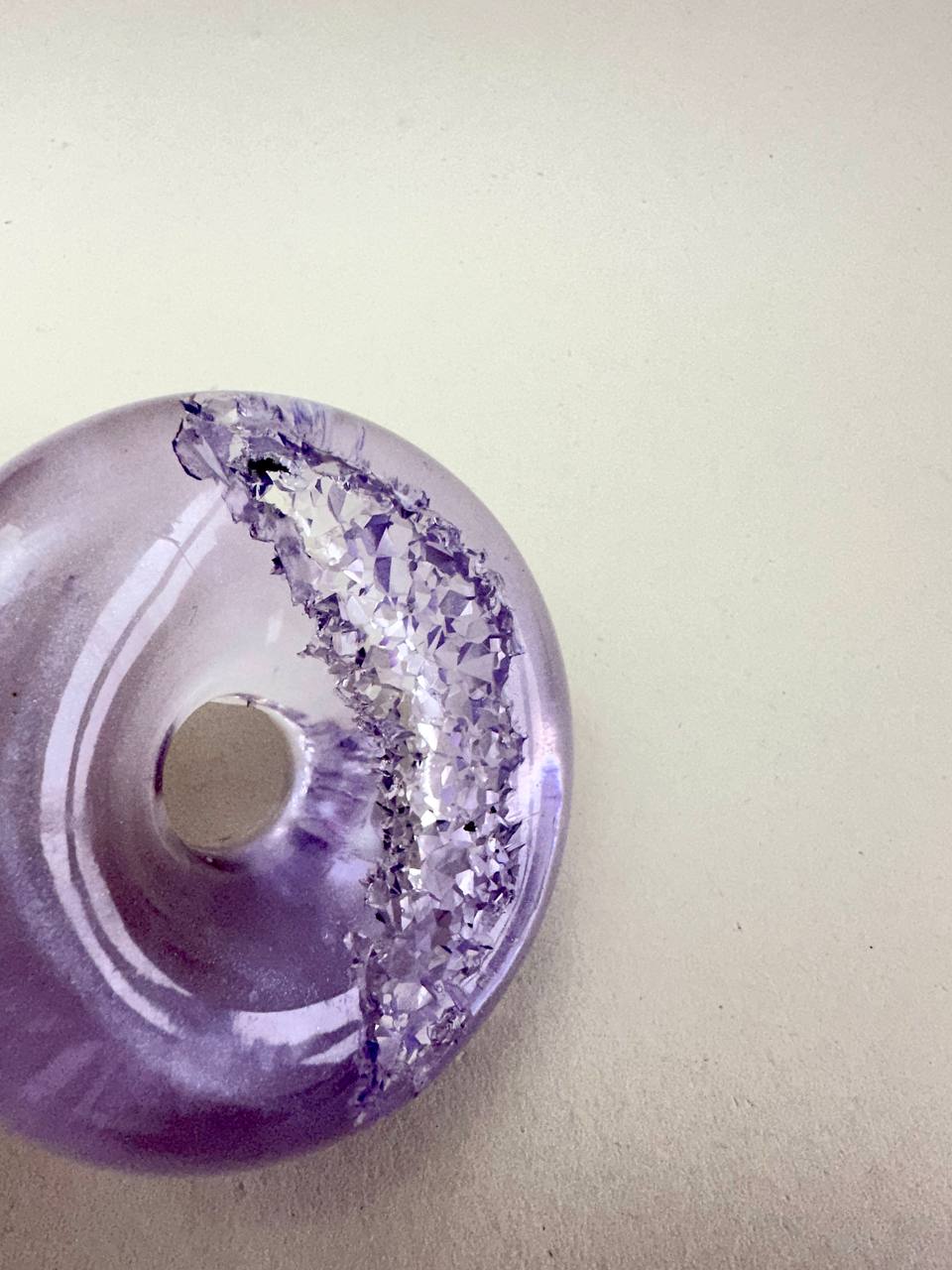Crafting Brilliance: форма для силиконовой смолы Crystal Donut Geode