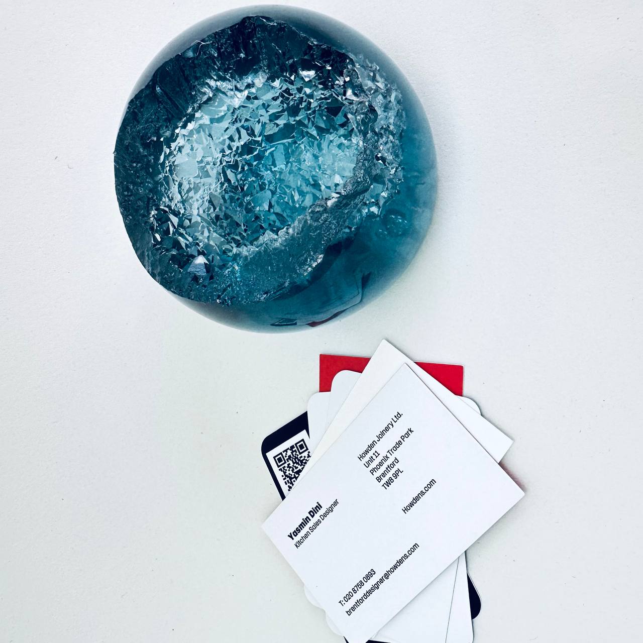 Handgefertigte Kristall-Geodenkugeln-Silikonform: Perfekt für Visitenkartenhalter oder Schmuckaufbewahrung