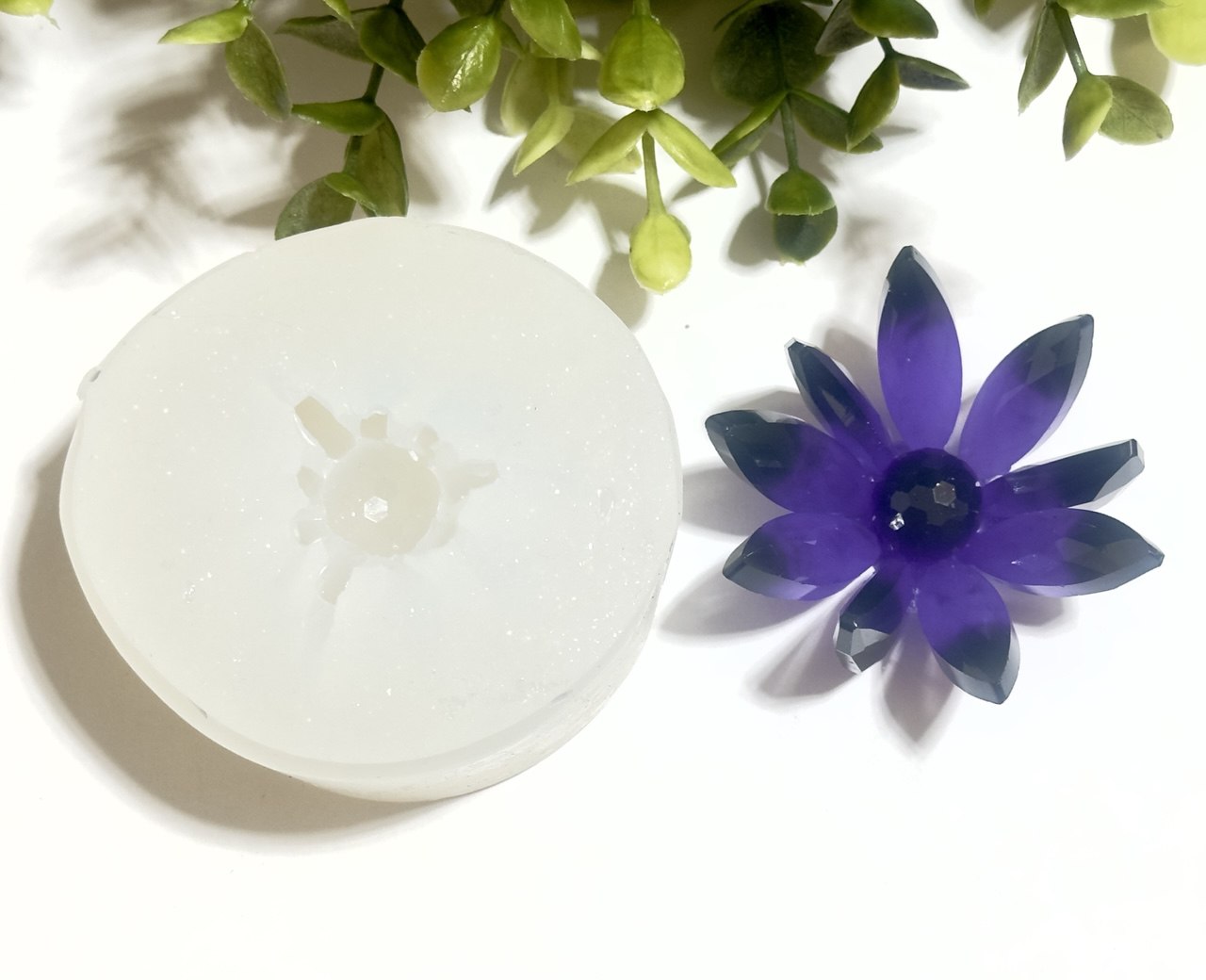 Elegant Crystal Flower Resin Mold for DIY Crafts, Delicate Floral Silicone Mold