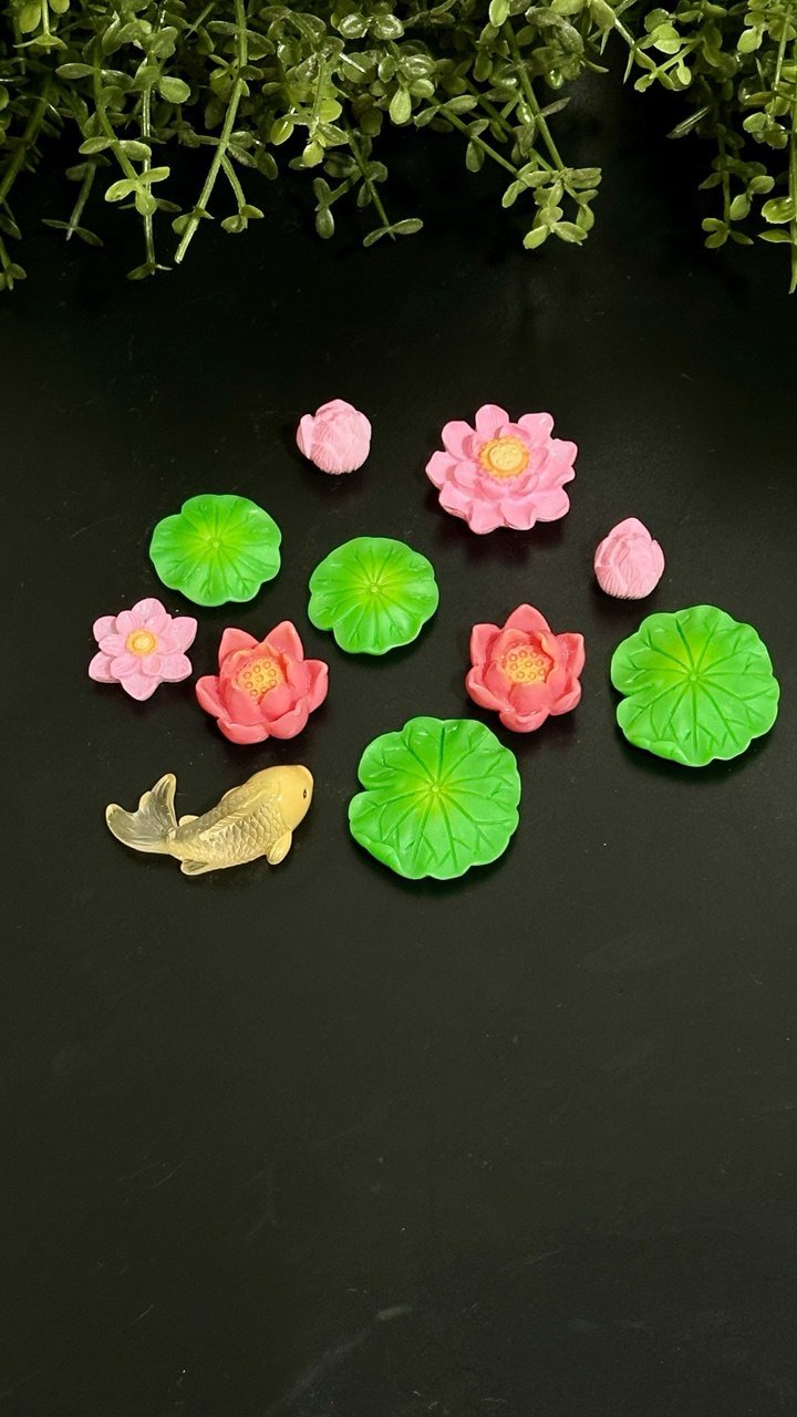 Silicone Pond Mold Set with Lotus Flowers, Lily Pads and Koi Fish - Ideas Decor Shop